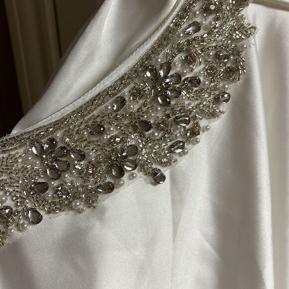 BRIDAL Gown Ieena for Mac Duggal OFF THE SHOULDER EMBELLISHED SATIN Size 2 NWT - Picture 8 of 11
